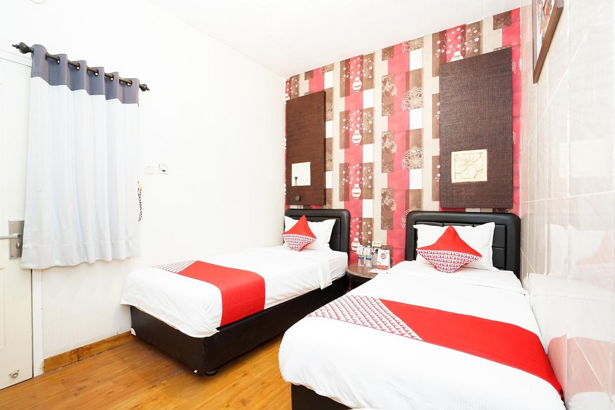 Oyo 425 Mojokerto Guesthouse מראה חיצוני תמונה