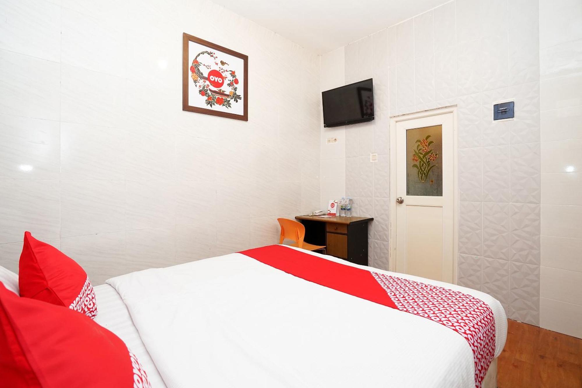 Oyo 425 Mojokerto Guesthouse מראה חיצוני תמונה
