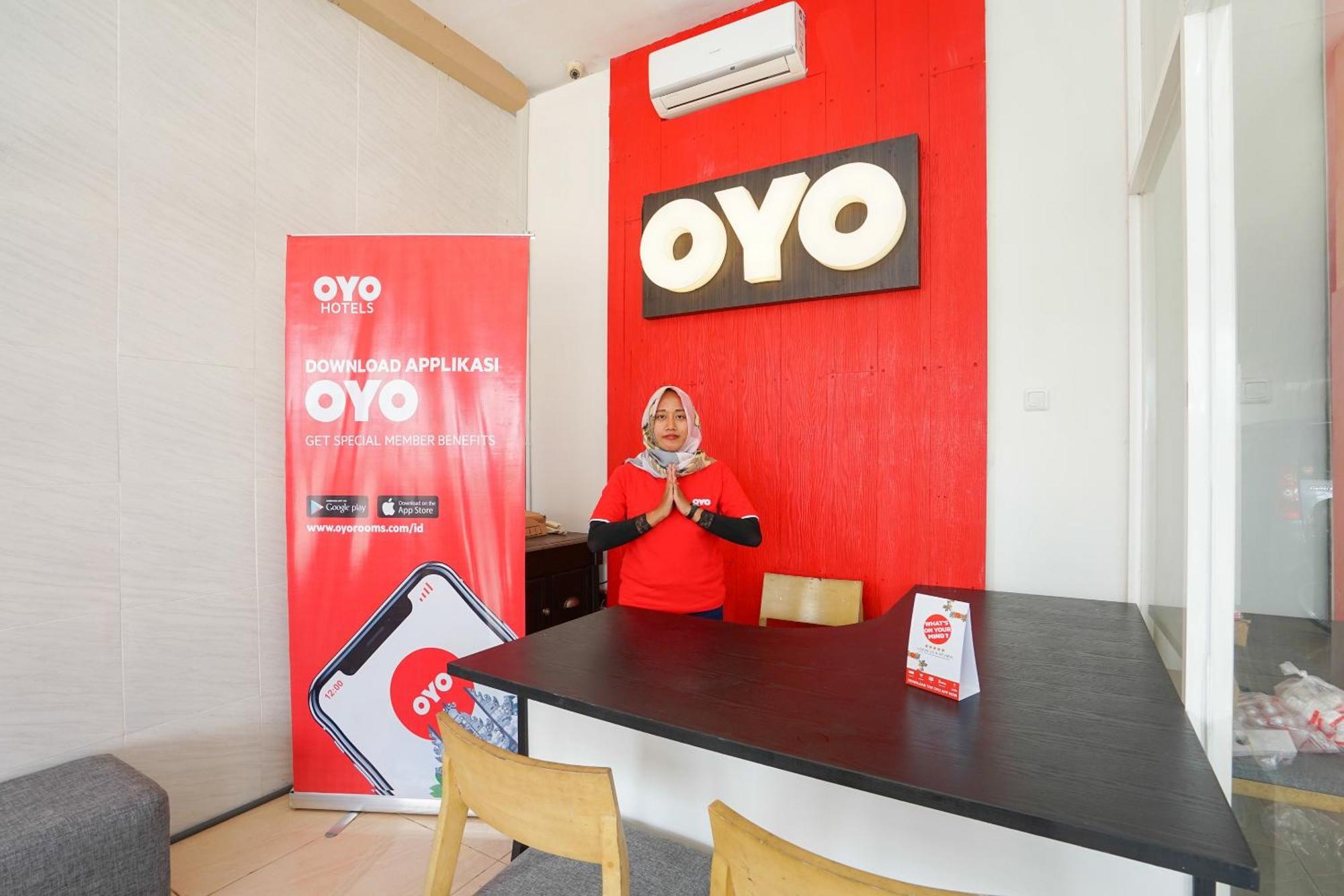 Oyo 425 Mojokerto Guesthouse מראה חיצוני תמונה