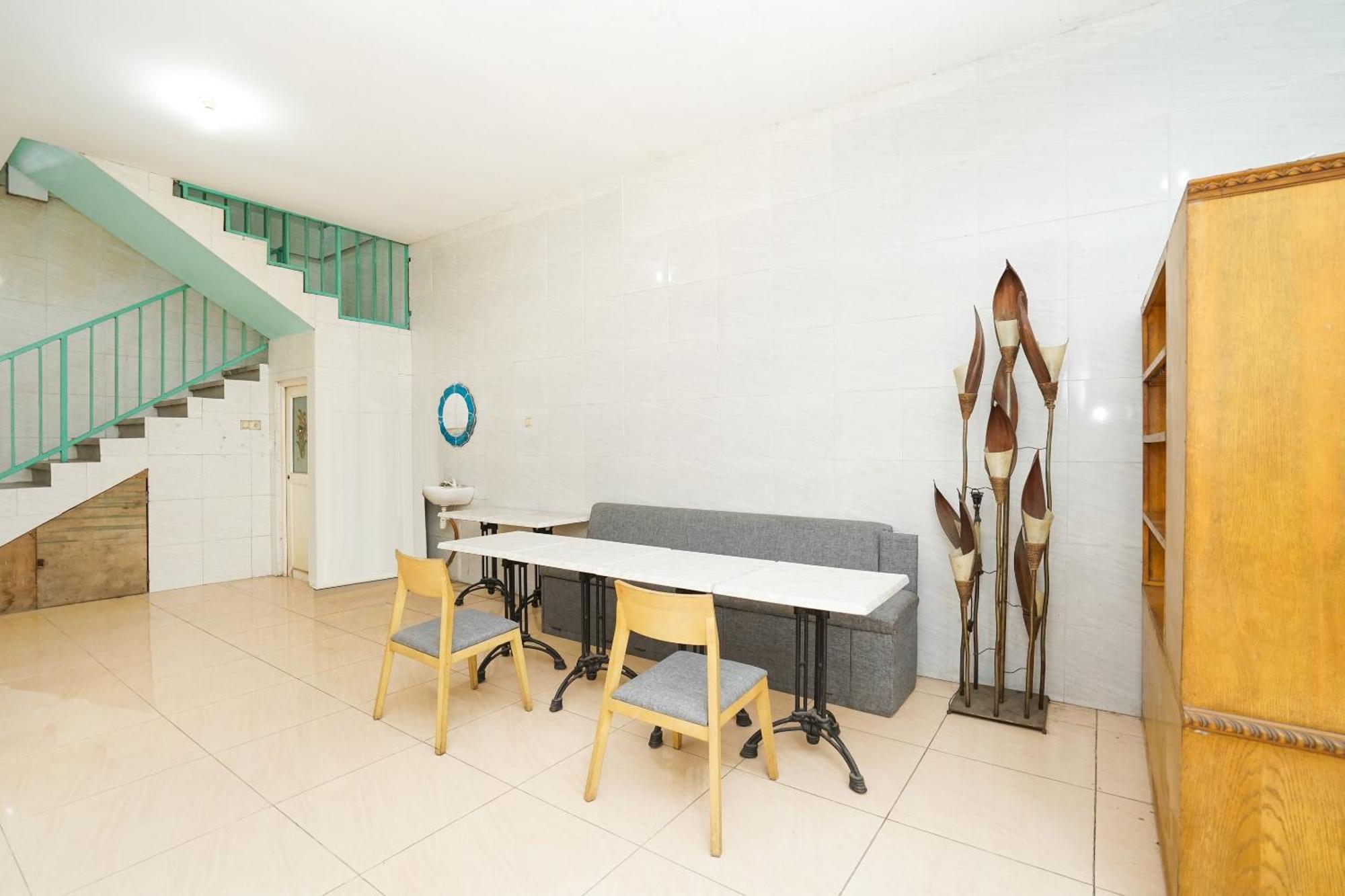 Oyo 425 Mojokerto Guesthouse מראה חיצוני תמונה