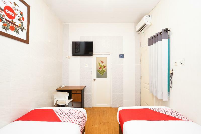 Oyo 425 Mojokerto Guesthouse מראה חיצוני תמונה